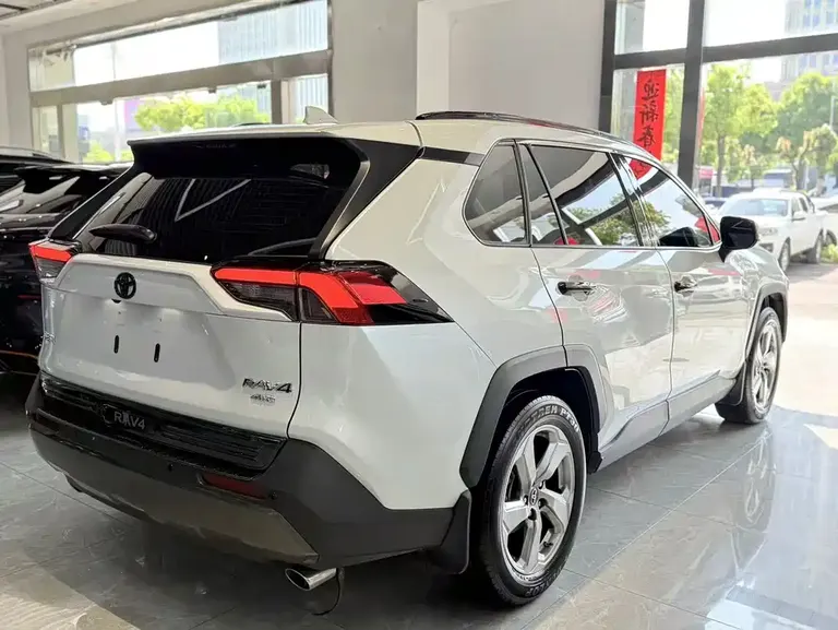 Toyota RAV4 2.0 L CVT 4 WD Style PLUS