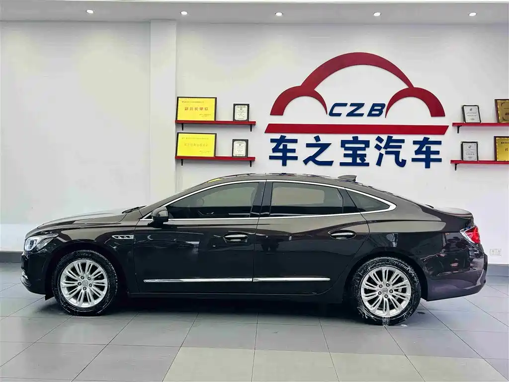 LaCrosse 20 T Luxury
