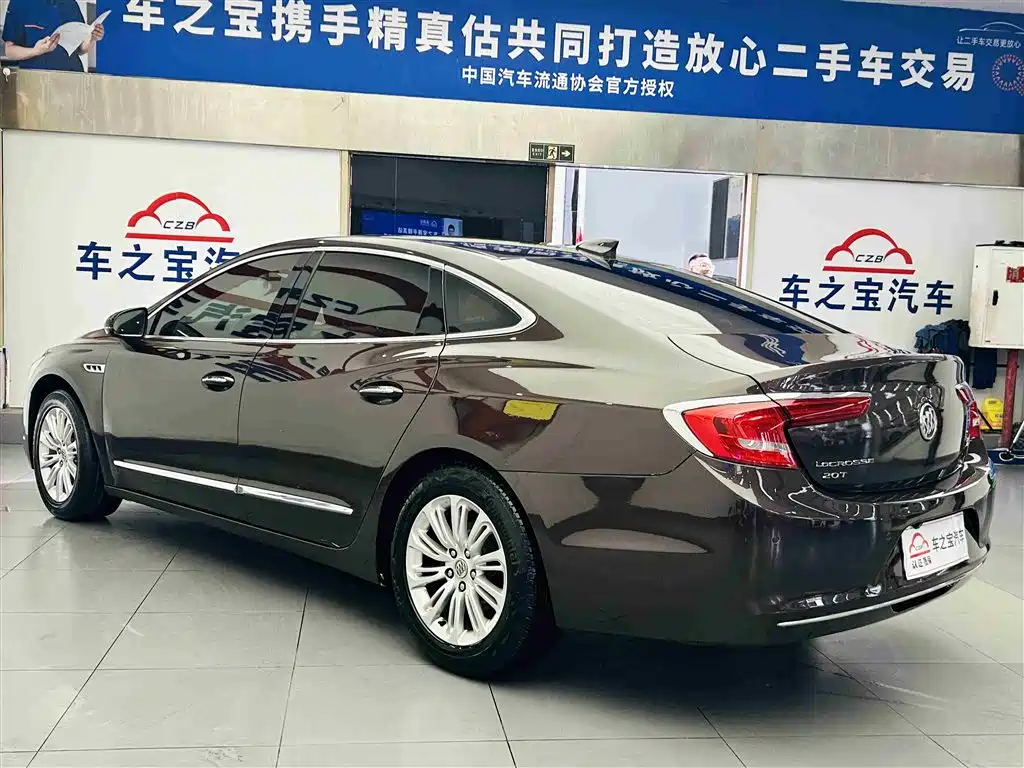 LaCrosse 20 T Luxury