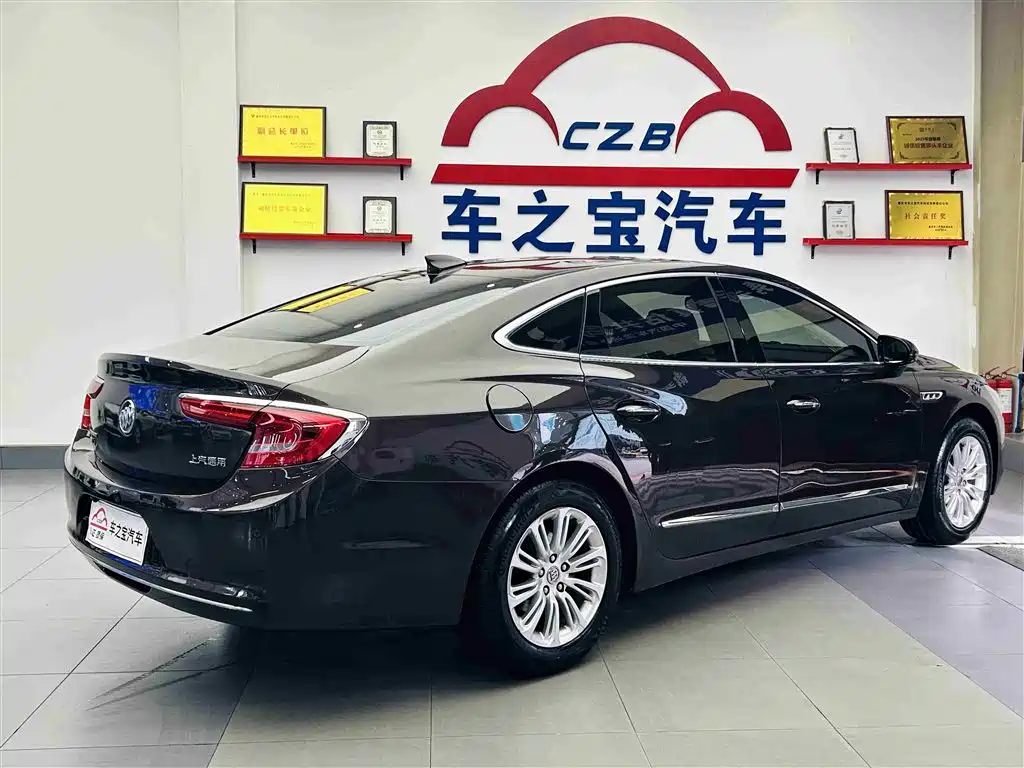 LaCrosse 20 T Luxury