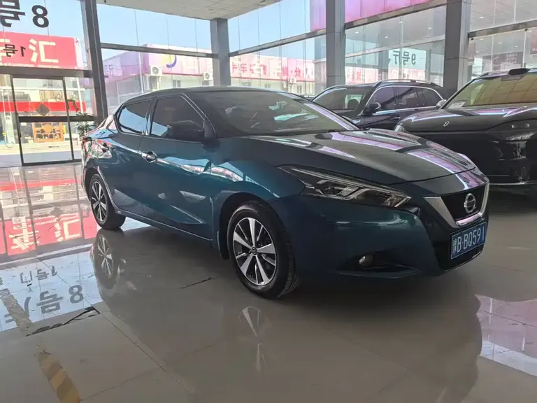 Nissan Lannia 1.6 L CVT Cool CN-VI