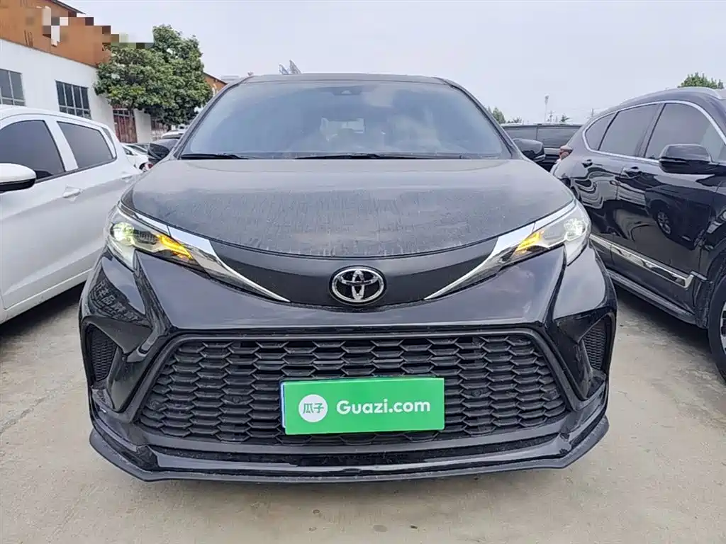 Granvia 2.5 L Hybrid Comfort