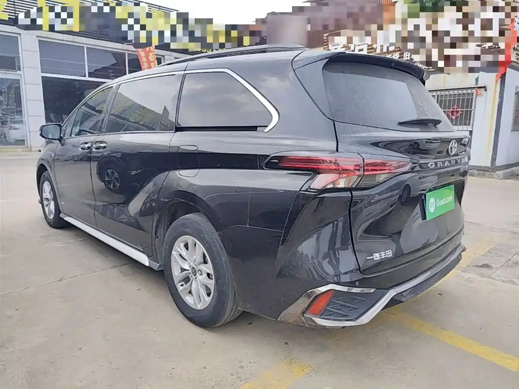 Granvia 2.5 L Hybrid Comfort