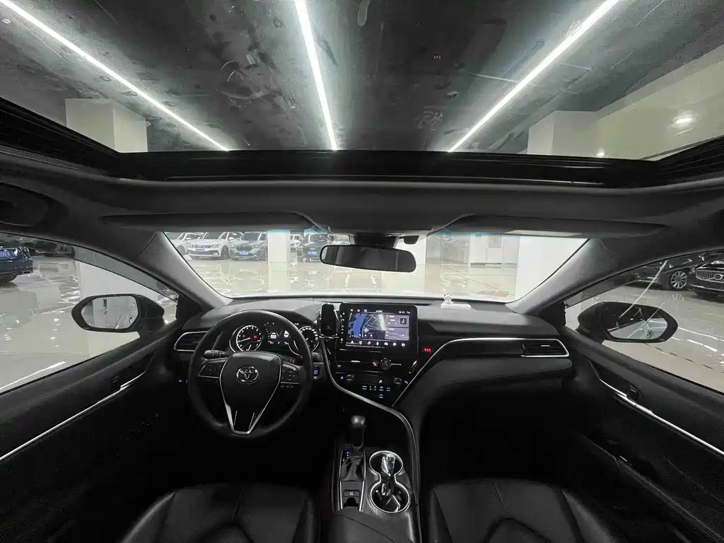 Camry 2.0 G Luxury