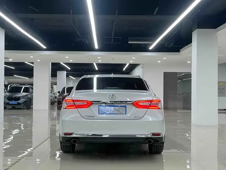 Toyota Camry 2.0 G Luxury