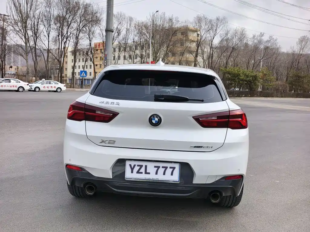 BMW X2 sDrive 25 i Radiant