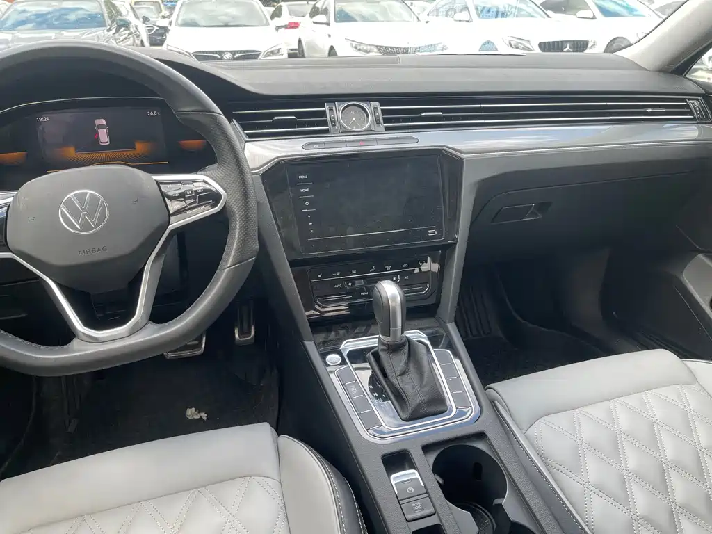 Magotan 200 10 K Commemorative 330 TSI DSG Luxury