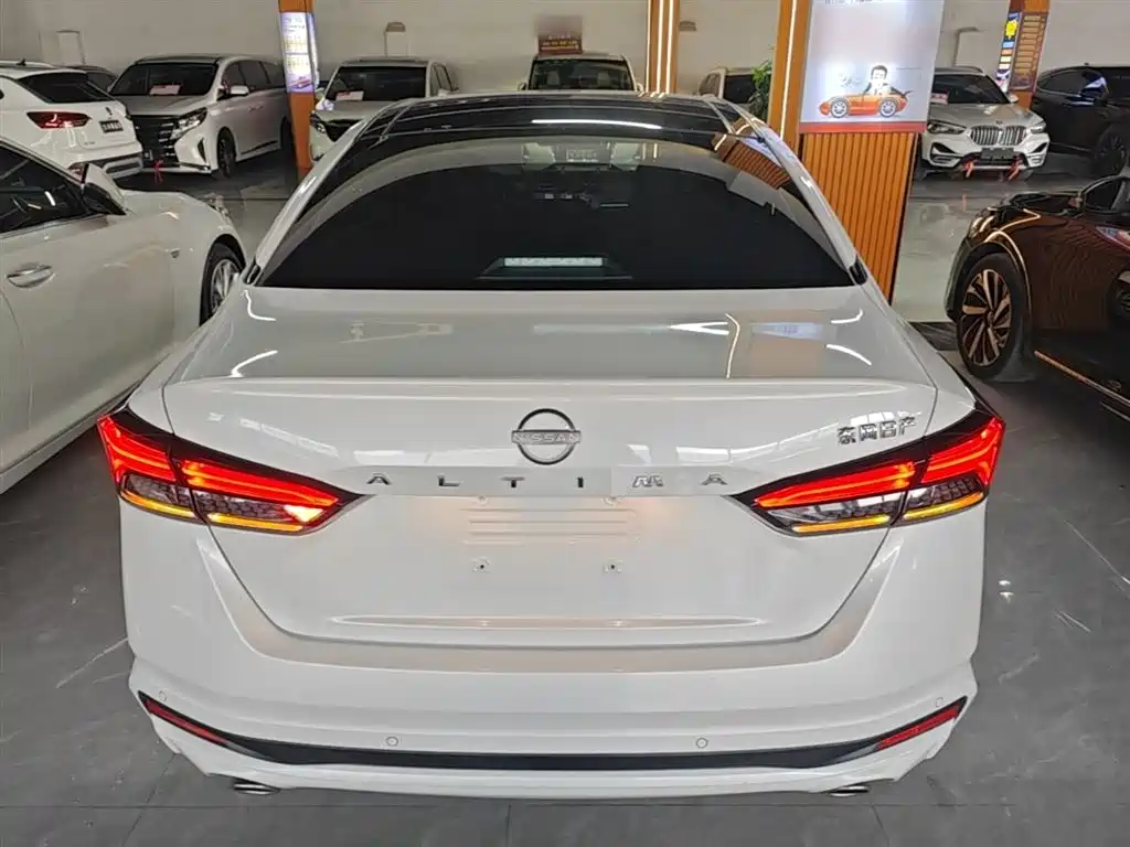 Teana 2.0 L XL-TLS Joy