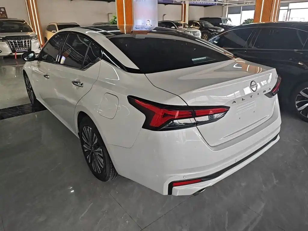 Teana 2.0 L XL-TLS Joy