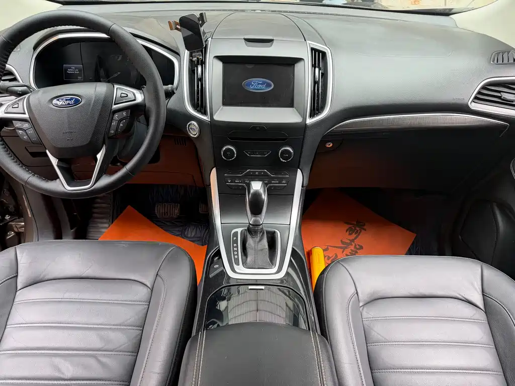 Edge EcoBoost 245 2 WD Grand Sharp 7-seat