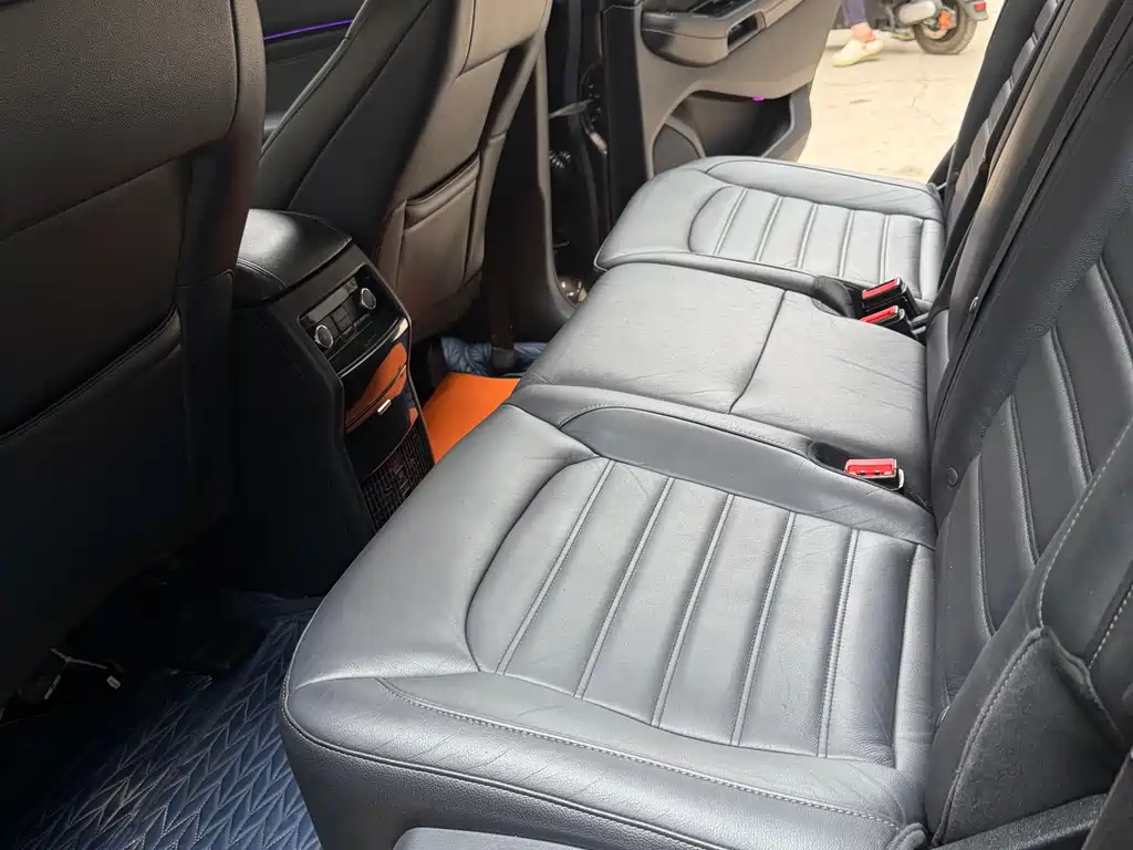 Edge EcoBoost 245 2 WD Grand Sharp 7-seat