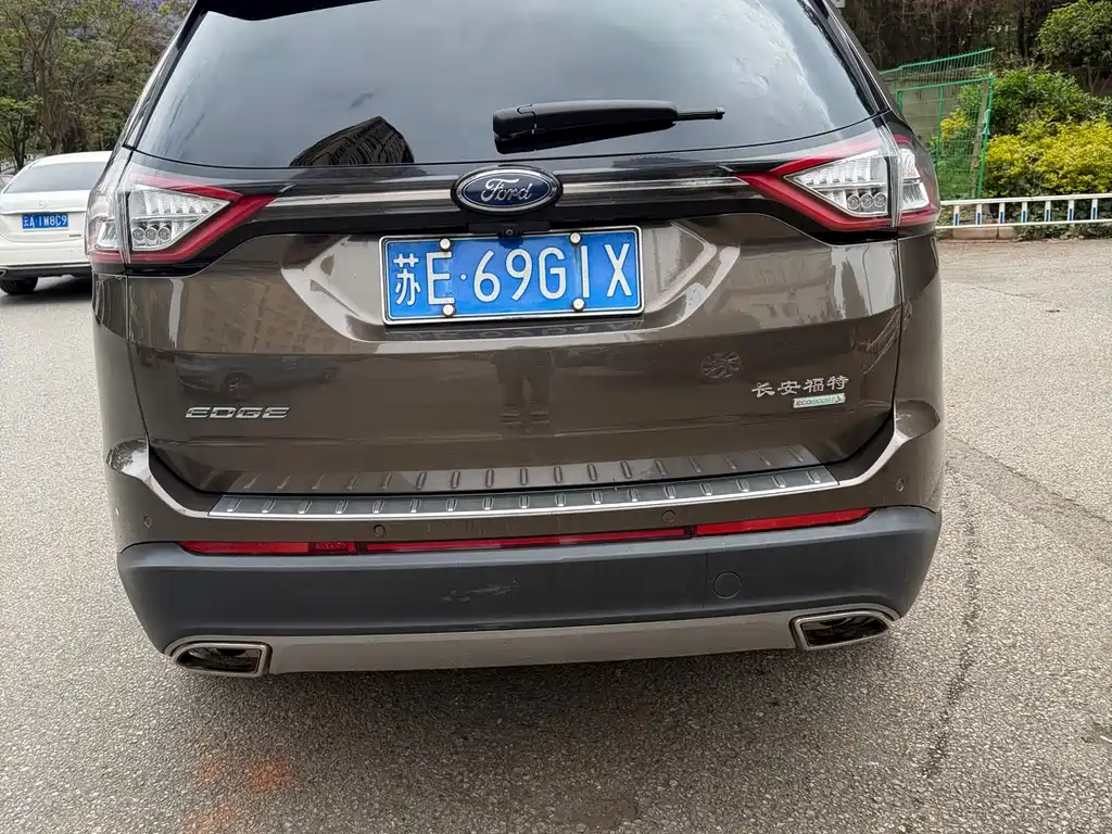 Edge EcoBoost 245 2 WD Grand Sharp 7-seat