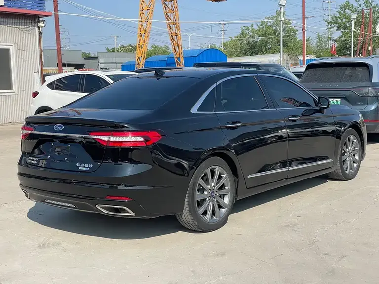 Ford Taurus EcoBoost 245 Premium