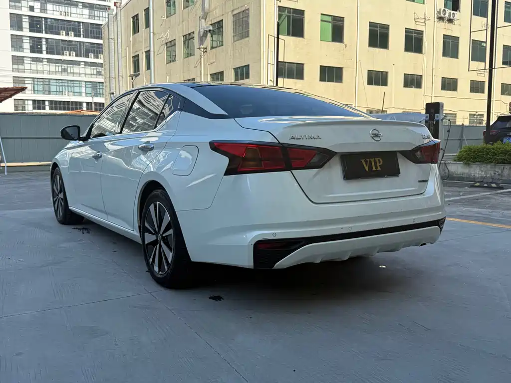 Teana 2.0 L XL Comfort