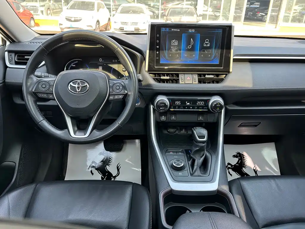 RAV4 Dual Engine 2.5 L E-CVT 4 WD Elite PLUS