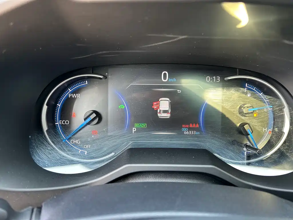 RAV4 Dual Engine 2.5 L E-CVT 4 WD Elite PLUS