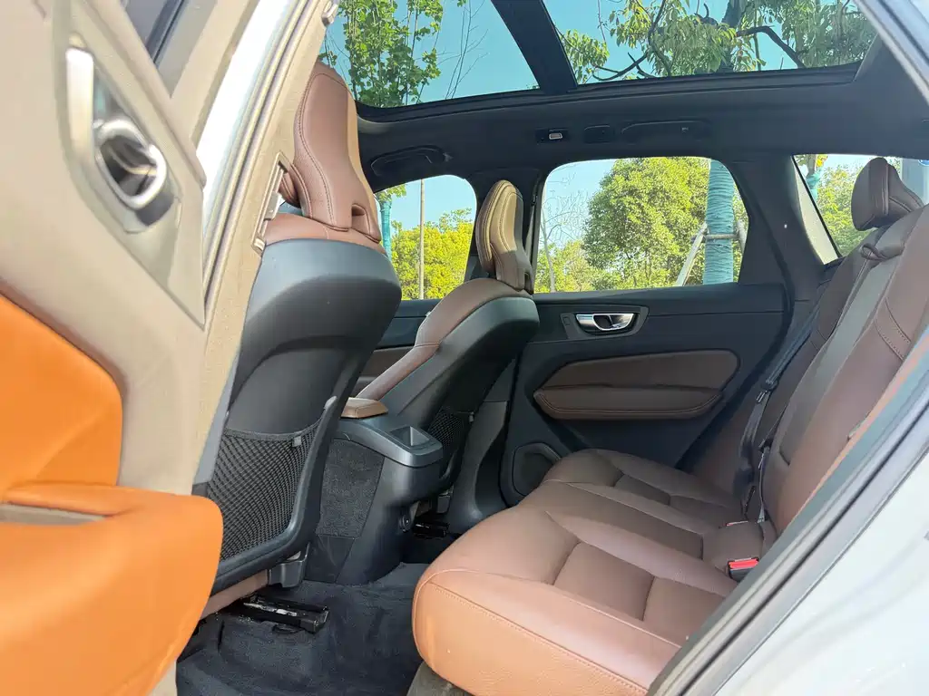 Volvo XC60 B5 4 WD Smart Ease Luxury