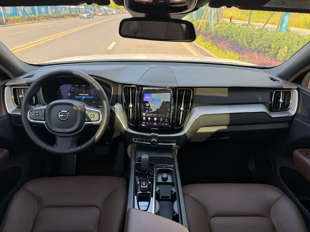 Volvo XC60 B5 4 WD Smart Ease Luxury