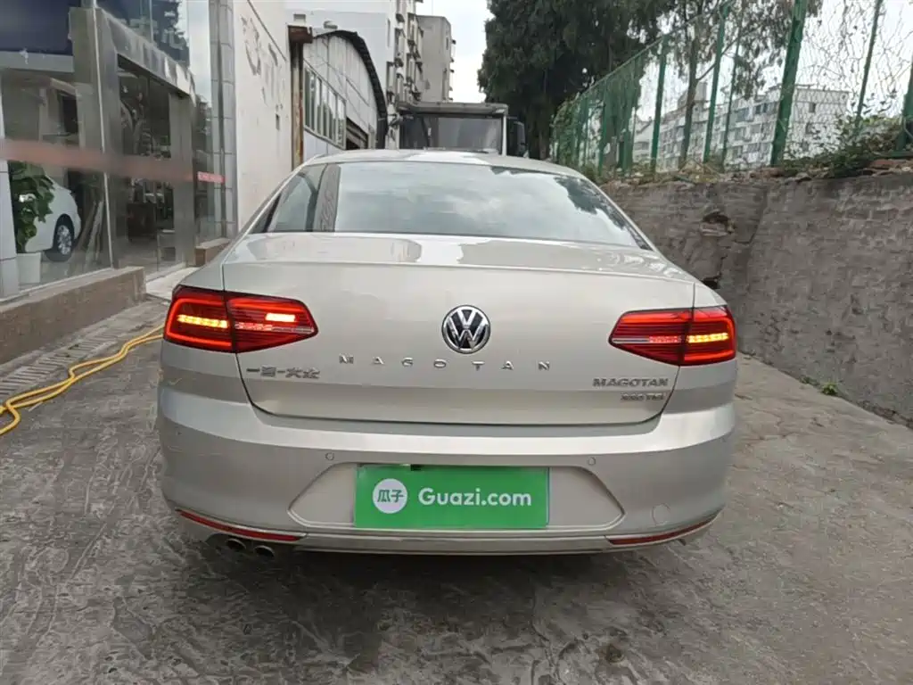 Magotan 330 TSI DSG Leading