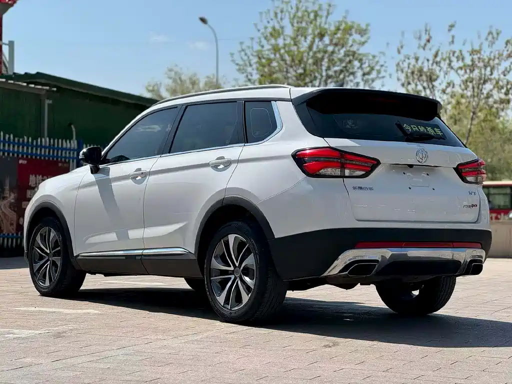Brilliance V7 280 T DCT Distinguished 5-seat
