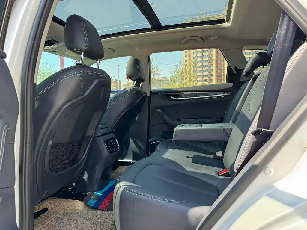 Brilliance V7 280 T DCT Distinguished 5-seat