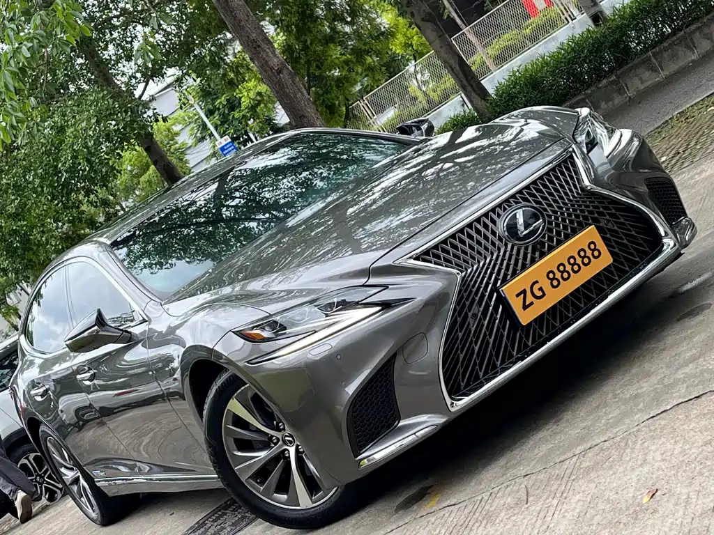 Lexus LS 500 h Outstanding CN-V