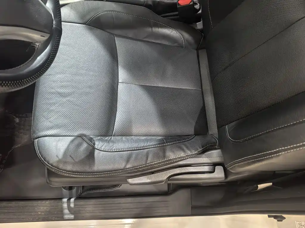 Terra 2.5 L Auto 2 WD Luxury