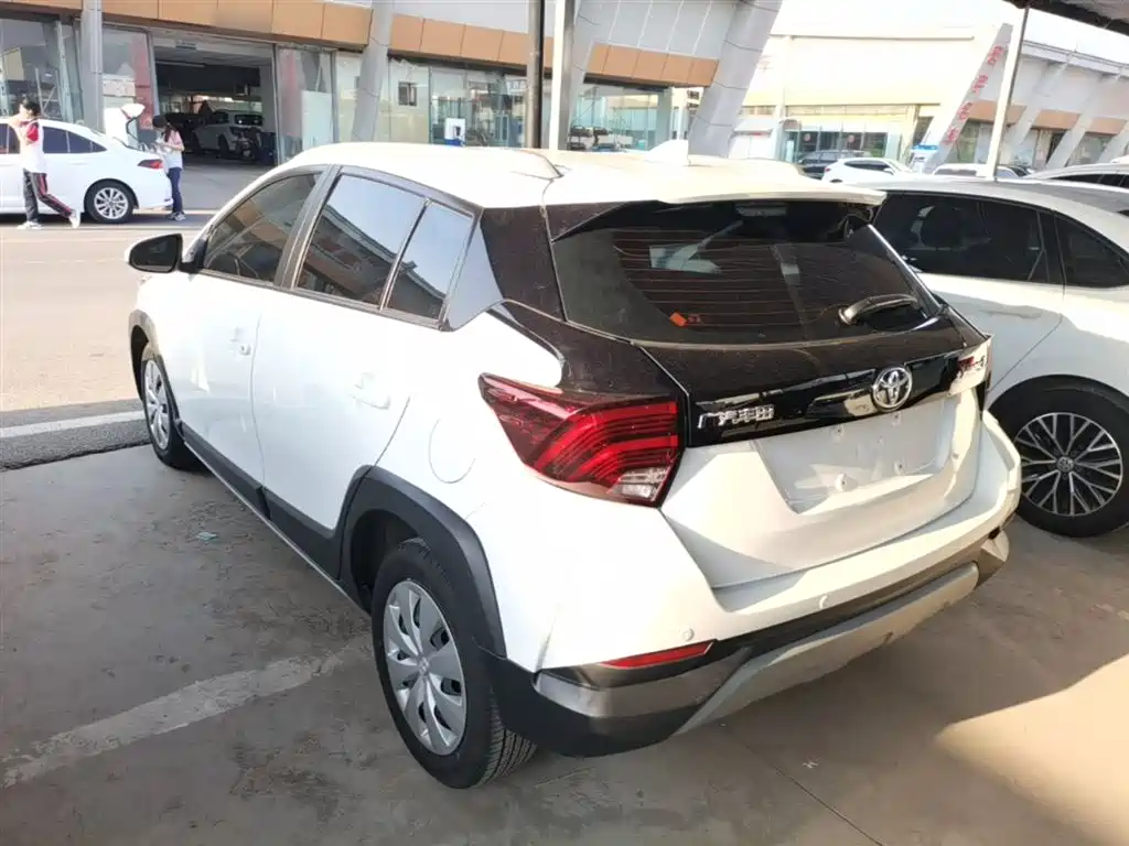 YARiS L Zhixuan Zhixuan X 1.5 L CVT Leading
