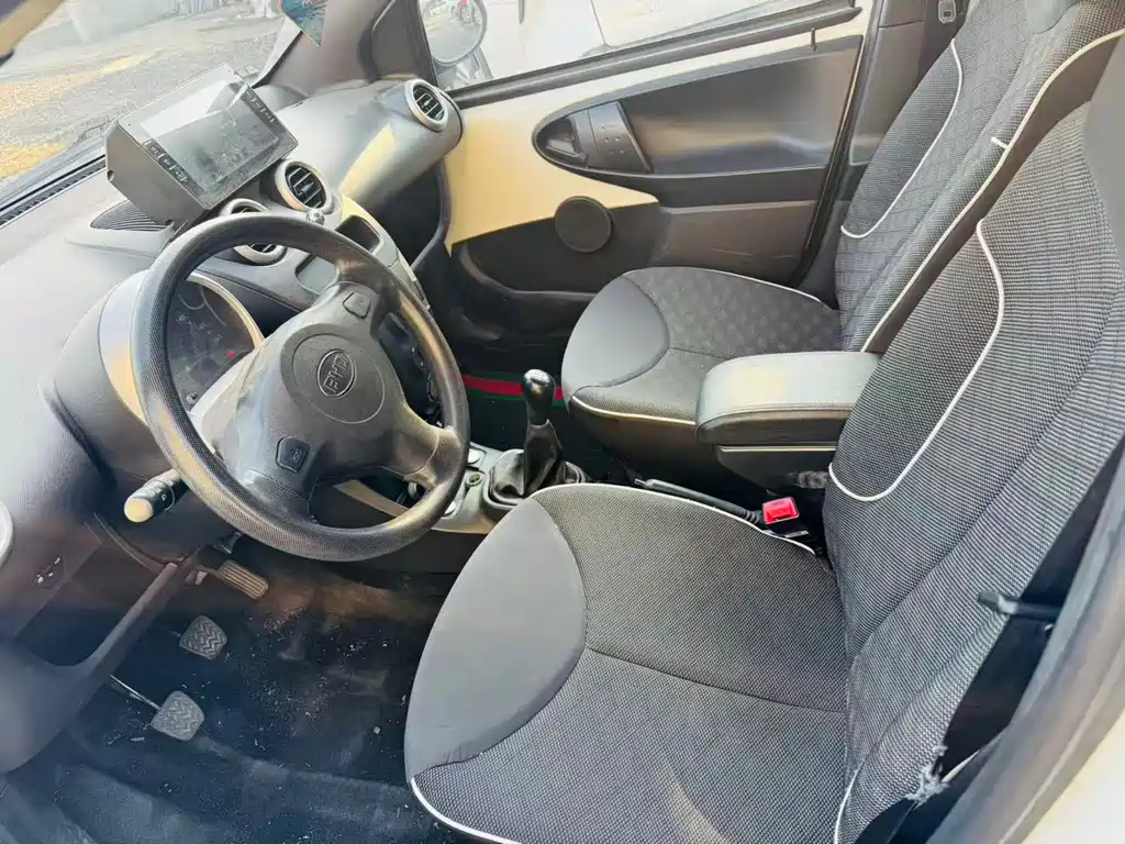 BYD F0 1.0 L Xuan Cool
