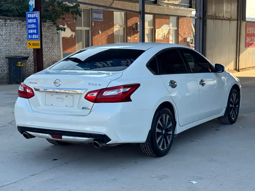 Teana 2.0 L XL-Upper Smart Style