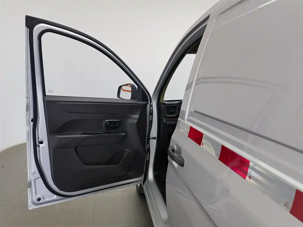 Wuling Hongguang V 1.5 L Power Take Panel Electric Assist LAR