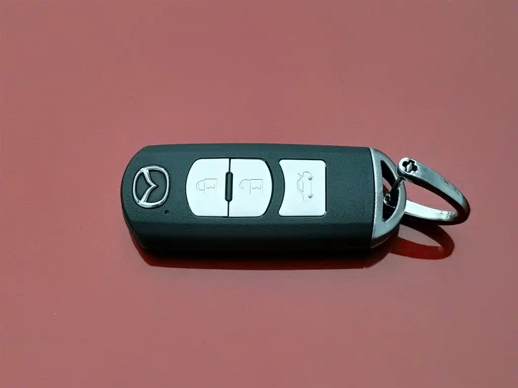 Mazda 3 Axela Sedan 2.0 L Auto Distinguished CN-V