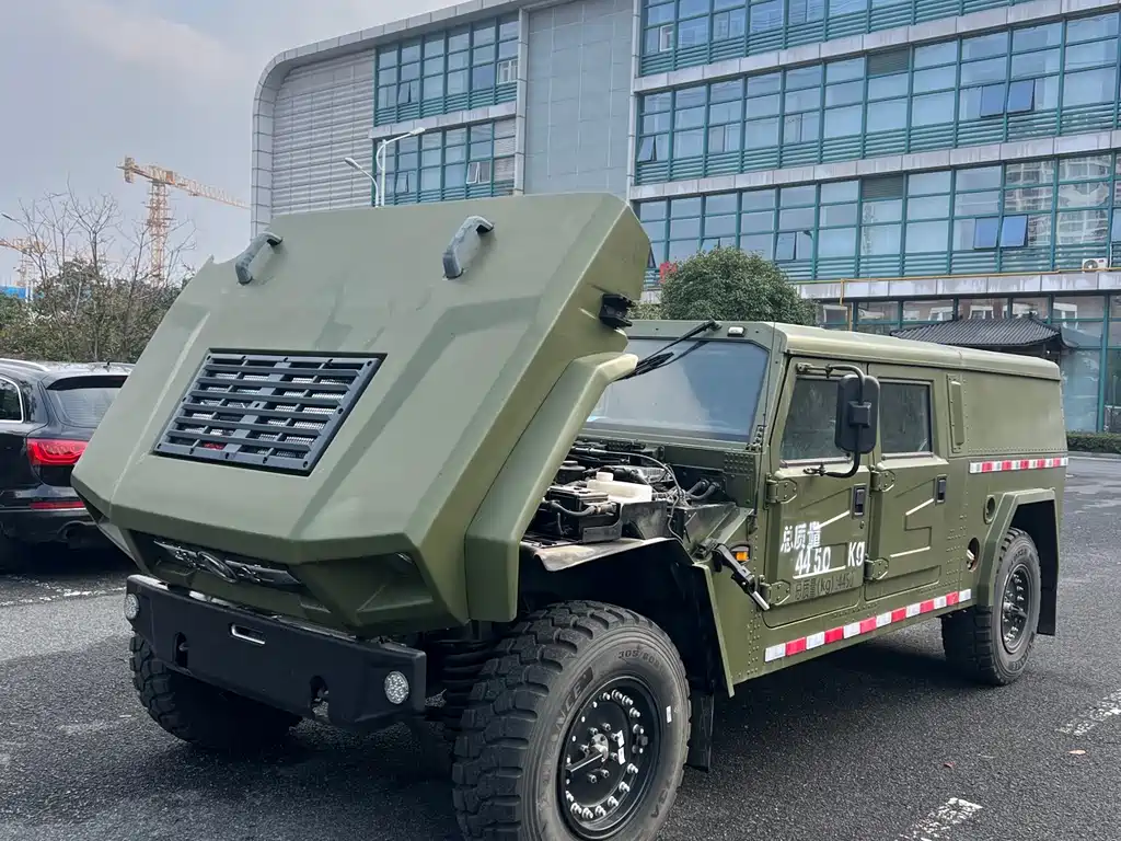 Mengshi M50 猛士M50 2022款 4.0 T 手动 逆行者500低顶厢式
