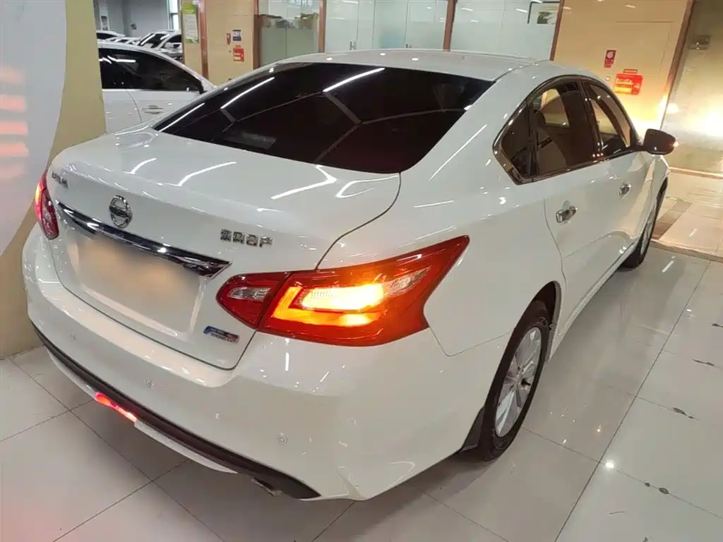 Teana Facelift 2.0 L XL Comfort