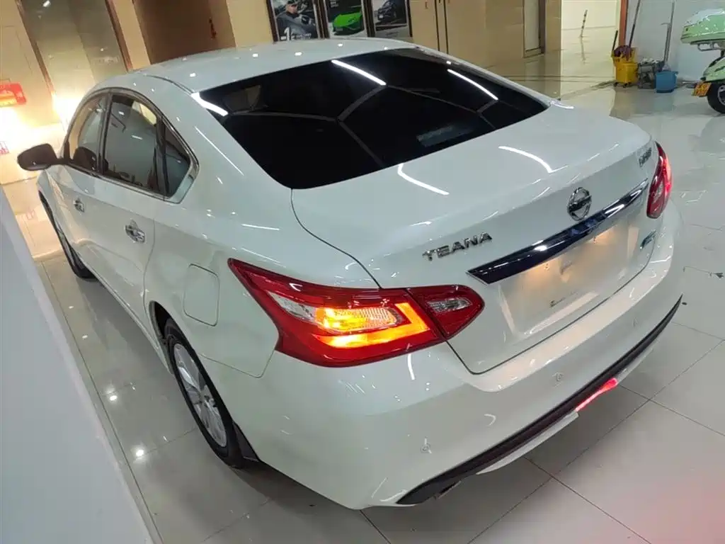 Teana Facelift 2.0 L XL Comfort