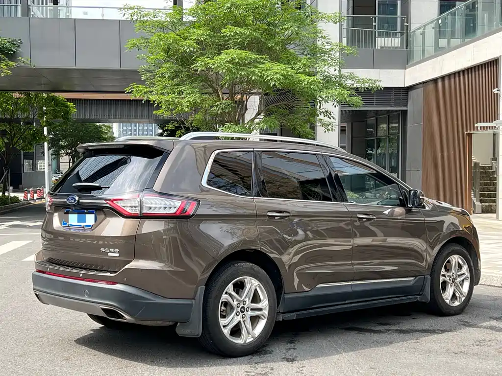 Edge EcoBoost 245 2 WD Grand Sharp 7-seat CN-V