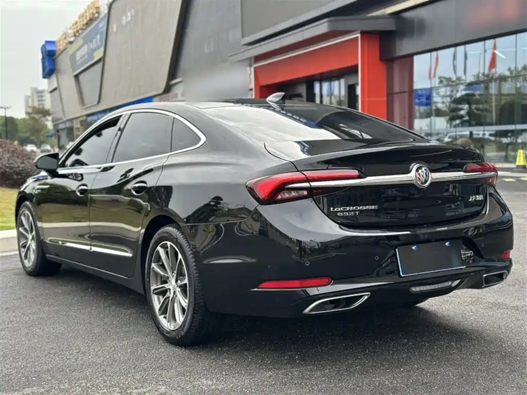 LaCrosse 652 T Luxury
