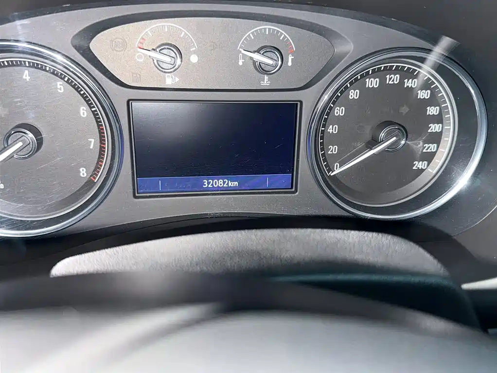 LaCrosse 652 T Luxury