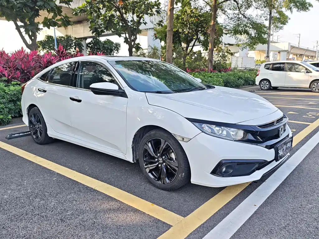 Civic 220 TURBO CVT Ignite Motion CN-V