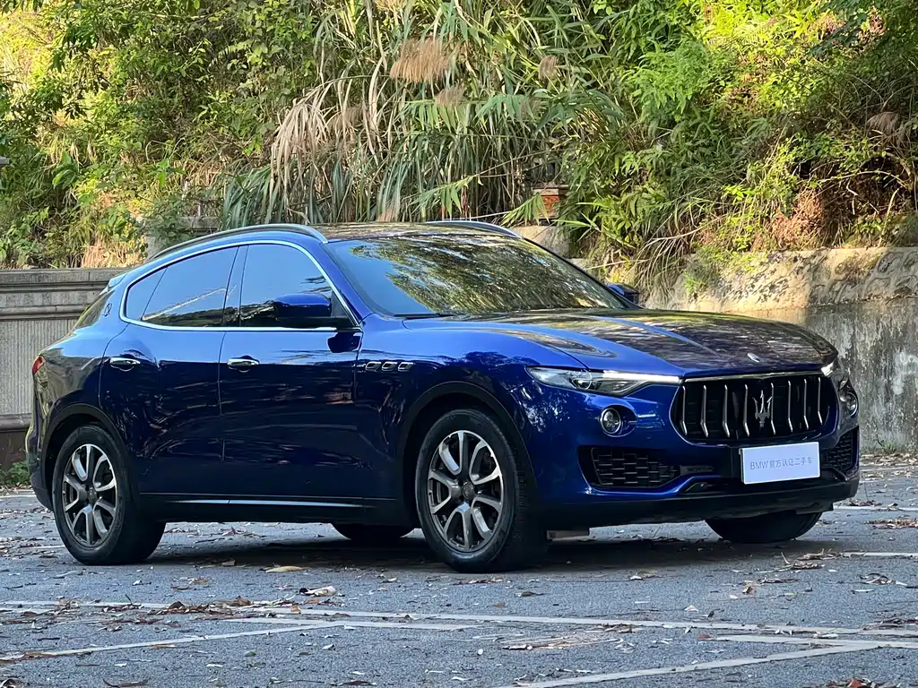 Levante 3.0 T Standard