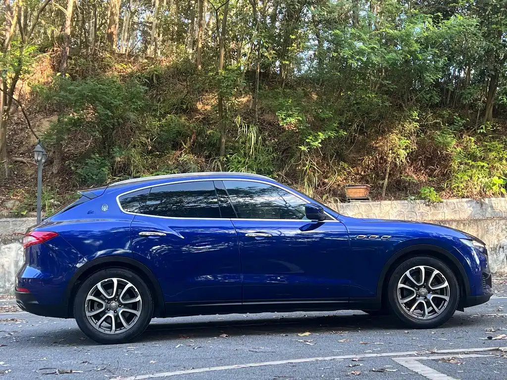 Levante 3.0 T Standard