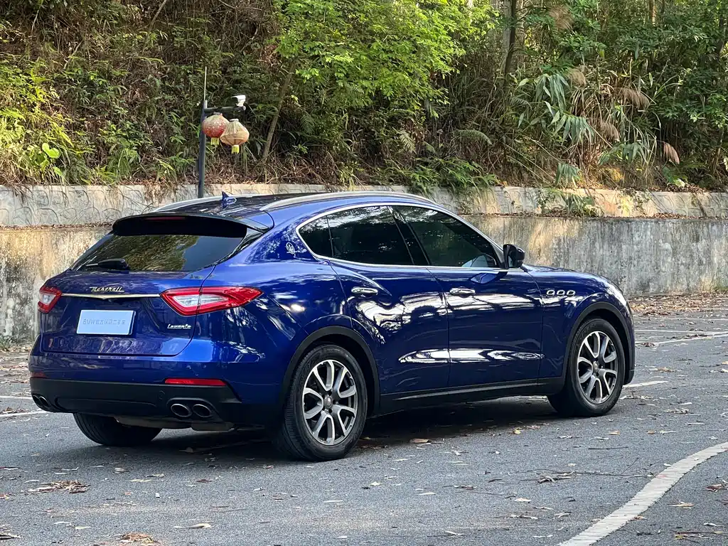 Levante 3.0 T Standard