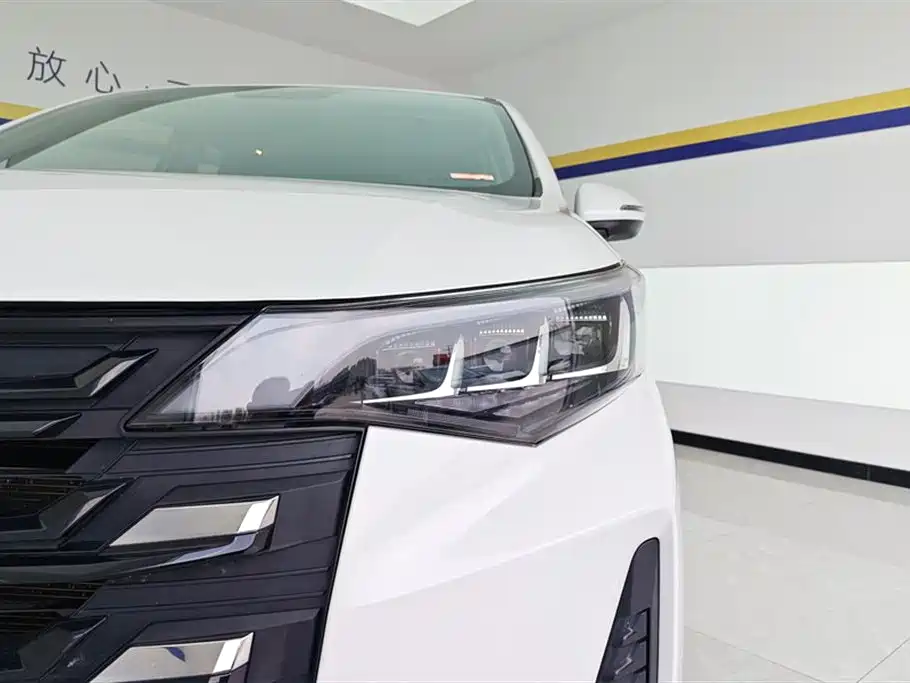 GAC Trumpchi M6 PRO 270 T DCT Luxury