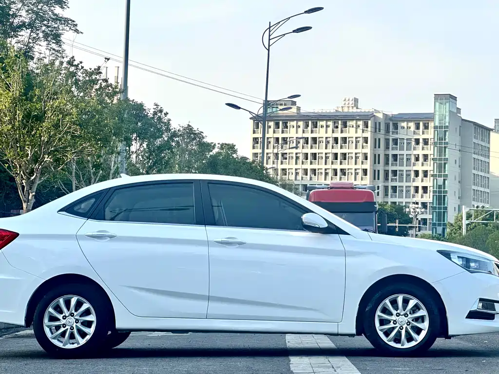 Yuexiang V7 1.6 L Manual Pleasure CN-IV