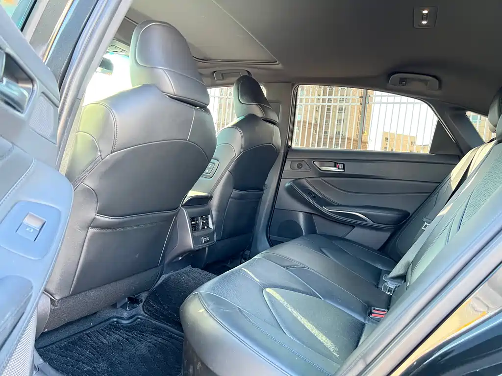 Avalon 2.5 L Luxury