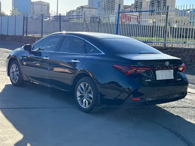 Toyota Avalon 2.5 L Luxury
