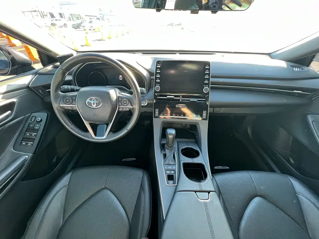 Avalon 2.5 L Luxury