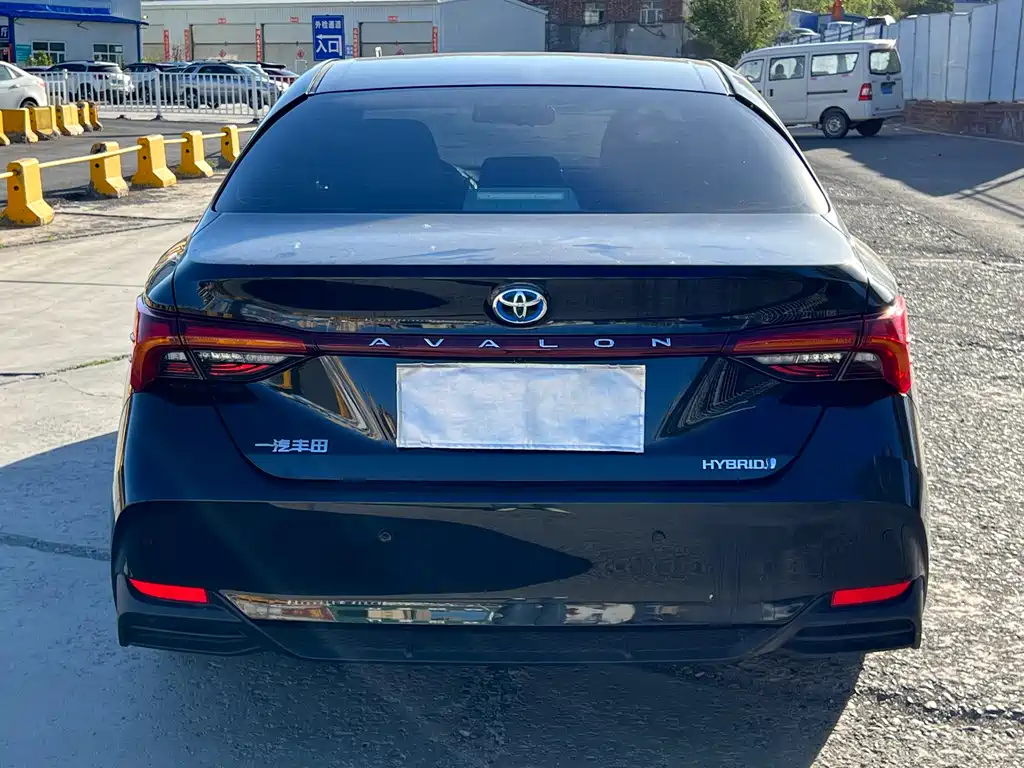 Avalon 2.5 L Luxury