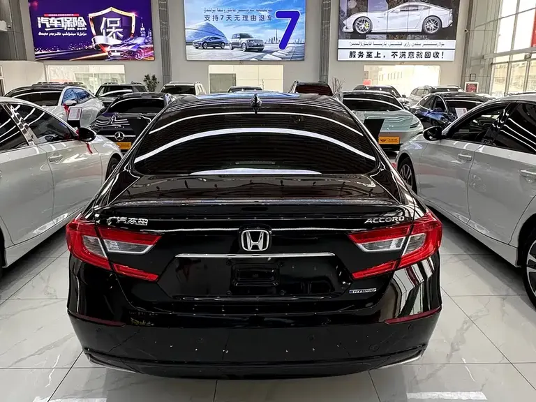 Honda Accord Sharp· Hybrid 2.0 L Sharp Leading CN-V