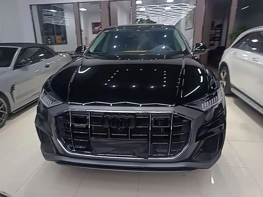 Audi Q8 55 TFSI Luxury Dynamic